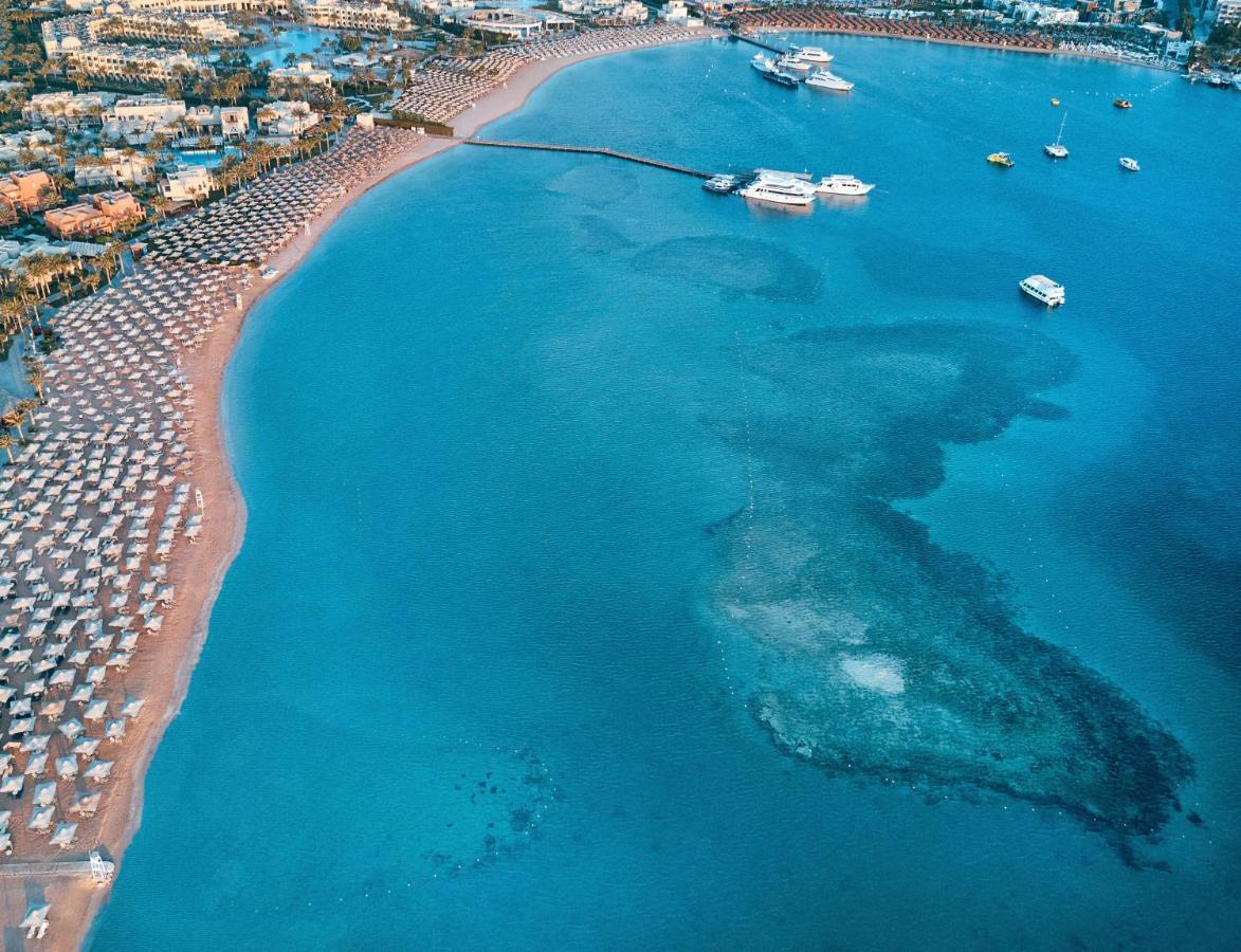 Jaz Makadi Saraya Resort Хургада Экстерьер фото Aerial view of the bay