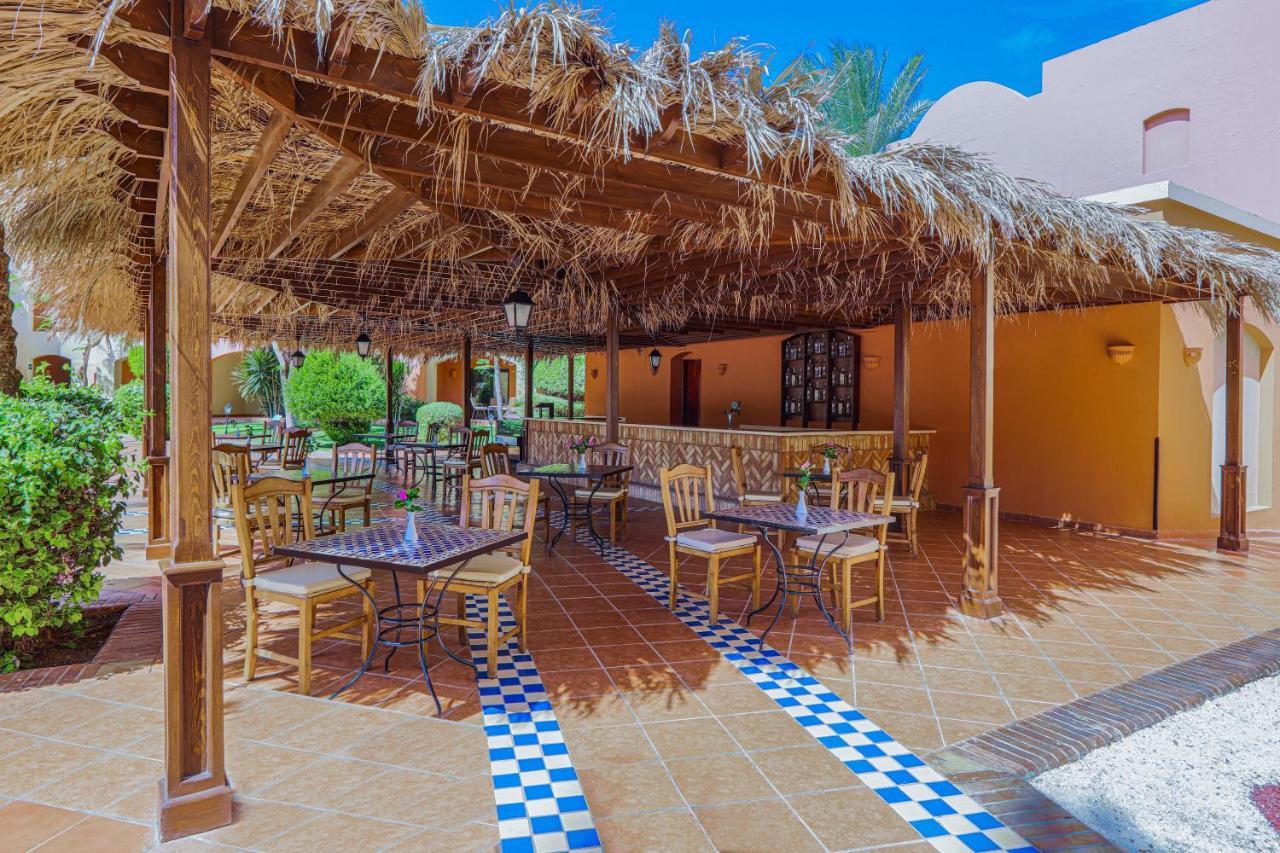 Jaz Makadi Saraya Resort Хургада Экстерьер фото Restaurant at the hotel