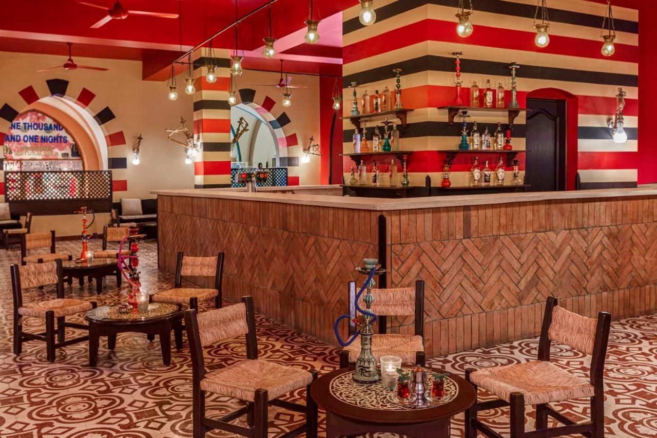 Jaz Makadi Saraya Resort Хургада Экстерьер фото A hookah lounge in Cairo, Egypt
