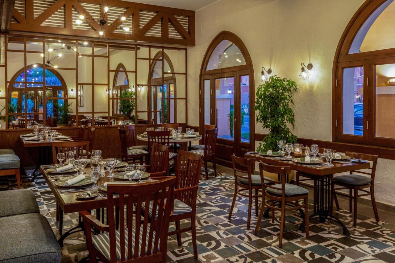 Jaz Makadi Saraya Resort Хургада Экстерьер фото Restaurant interior