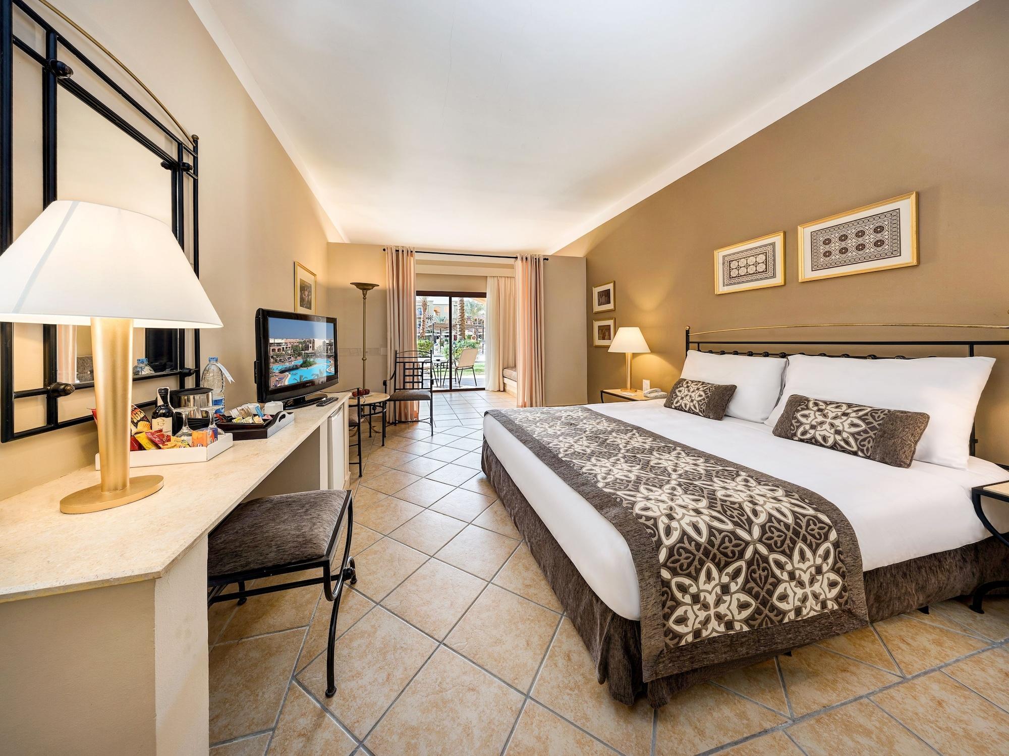 Jaz Makadi Saraya Resort Хургада Экстерьер фото A room at the hotel